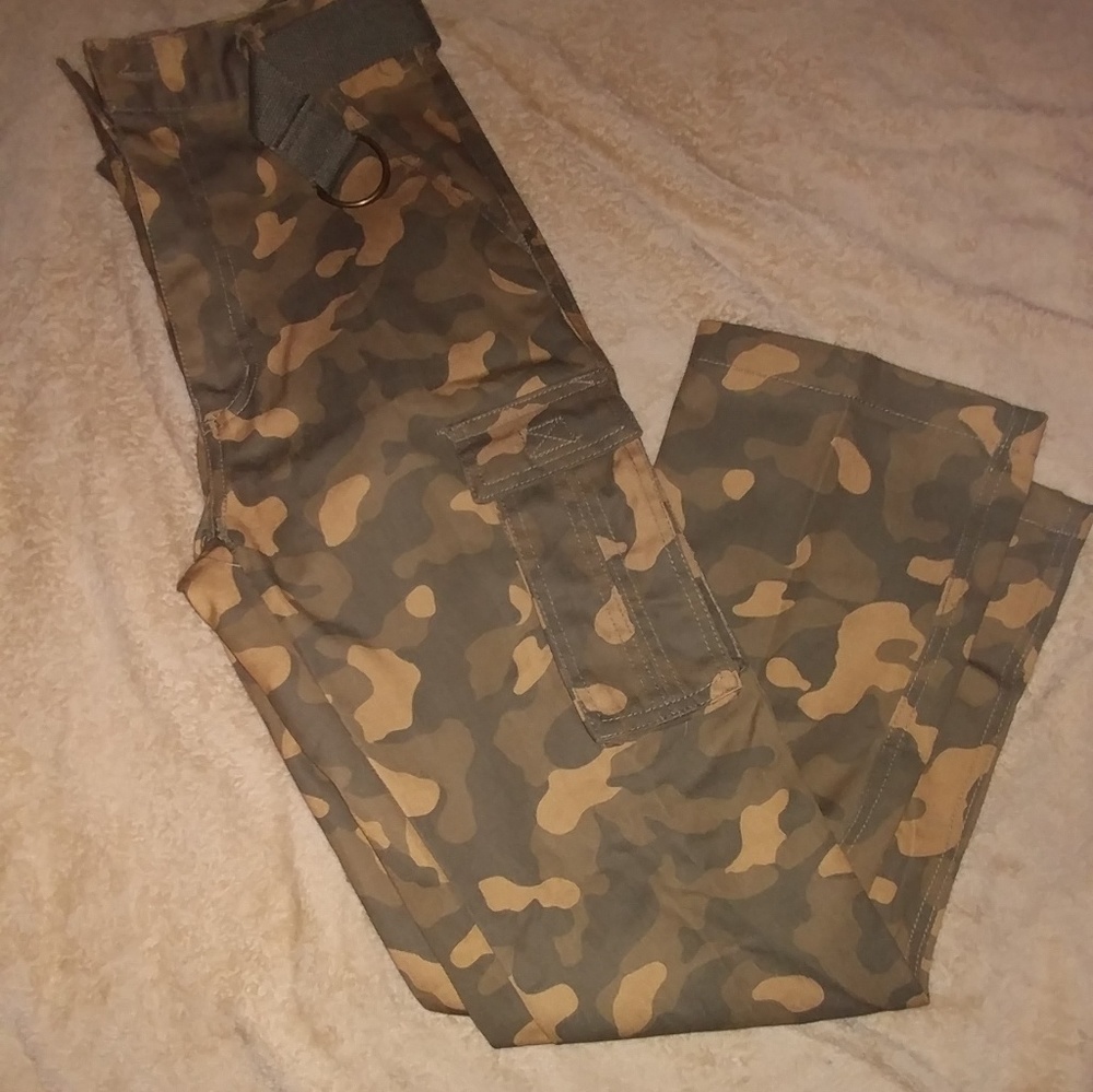 Boys Camouflage Cargo Size 18